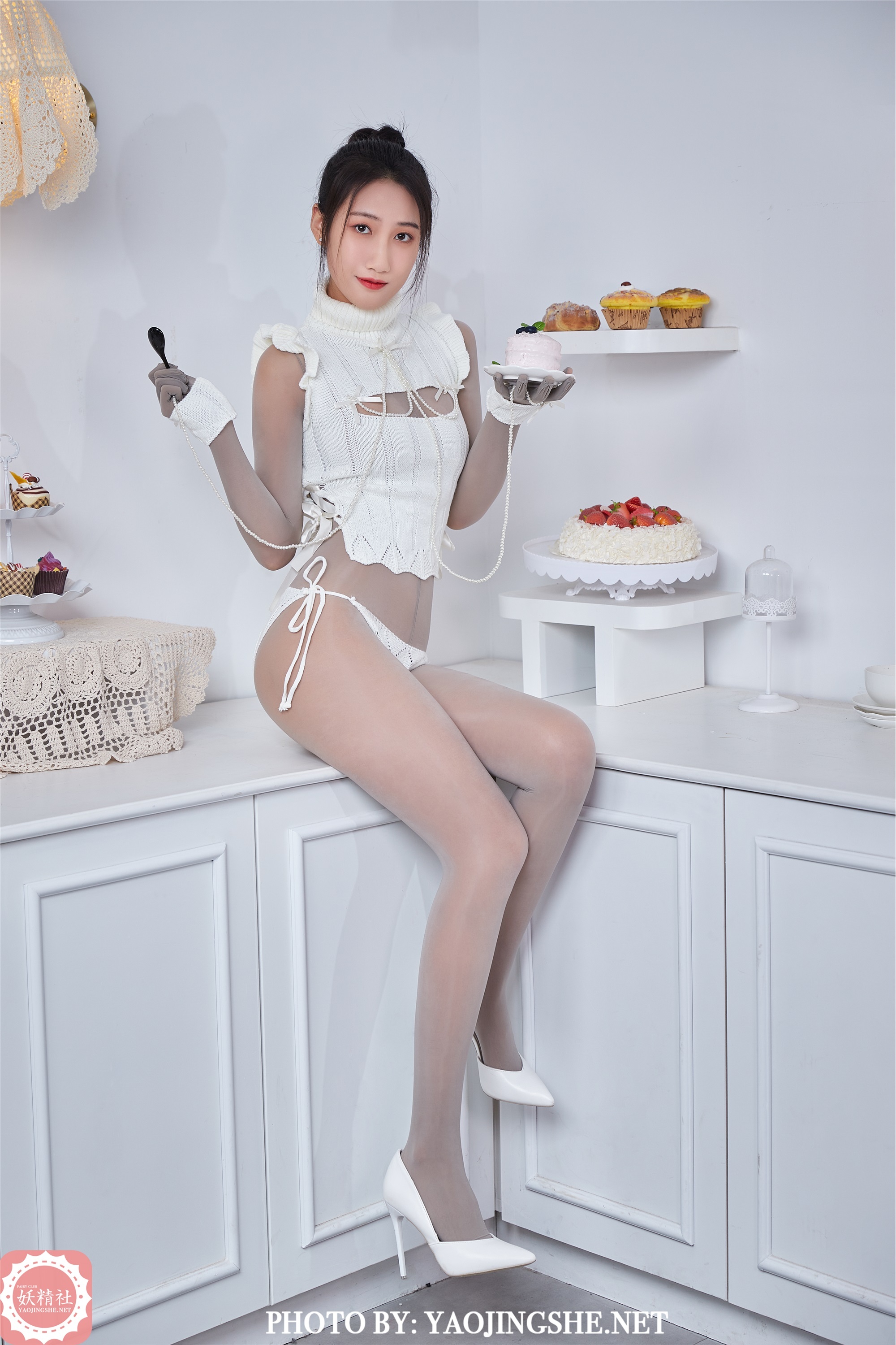 YAOJINGSHE 妖精社 B2107《思文-连身五指袜小公主》